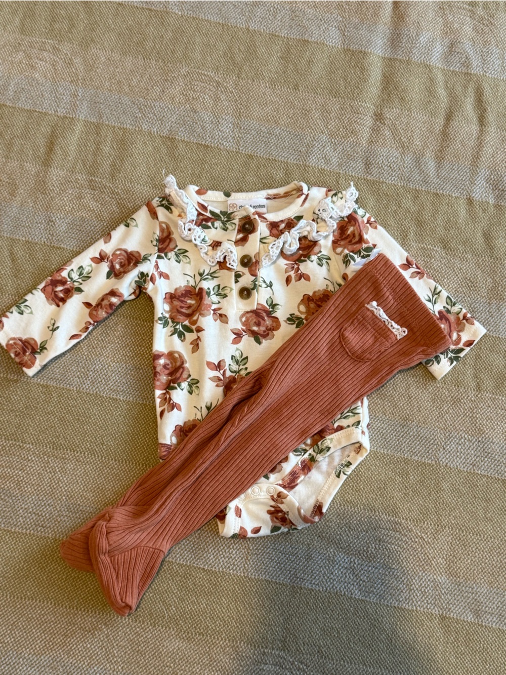 Daisy Fuentes Floral Ruffle Baby Onesie with Rust Ribbed Tights Outfit 6-9m